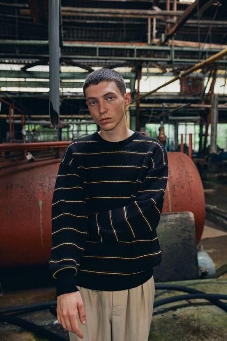 COMFORTABLE REASON 「Pinstripe Rasta Sweater- クルーネックセーター