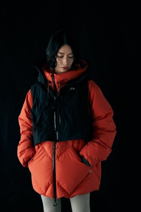 【極美品】COMFY コムフィーCMFファントムPHANTOMオーバーベスト黒L CMF OUTDOOR GARMENT 「PHANTOM VEST NYLON- オーバーベスト