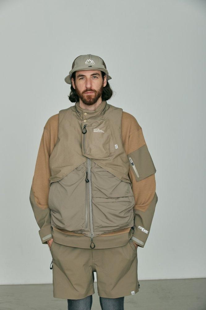 beams + プリマロフト　ダウンベスト　超美品 CMF OUTDOOR GARMENT 「OVERLAR DOWN VEST - ダウンベスト