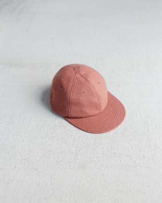 <img class='new_mark_img1' src='https://img.shop-pro.jp/img/new/icons8.gif' style='border:none;display:inline;margin:0px;padding:0px;width:auto;' />FOUND FEATHER | Classic 6 Panel Cap / Acrylic Wool