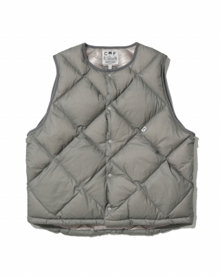 <img class='new_mark_img1' src='https://img.shop-pro.jp/img/new/icons8.gif' style='border:none;display:inline;margin:0px;padding:0px;width:auto;' />CMF OUTDOOR GARMENT | CMF DOWN VEST - ٥