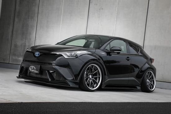 C Hr前期 Kuhlracing Chr Ssエアロパーツ装着 フルカスタムコンプリート デモカー販売 Kuhl Online Store エアロ パーツ Kuhl Kruise Verz 906 R35 Gt R 86 プリウス アルファード ヴェルファイア ノア ヴォクシー スイフト Wrx レヴォーグ C Hr前期 Kuhlracing Chr Ssエアロパーツ装着 フルカスタムコンプリート デモカー販売 Kuhl Online Store エアロ パーツ Kuhl Kruise Verz 906 R35 Gt R 86 プリウス アルファード ヴェルファイア ノア ヴォクシー スイフト Wrx レヴォーグ