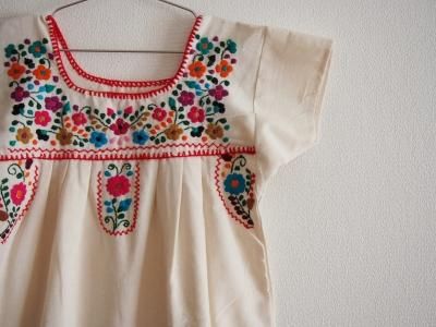 メキシコ刺繍kidsワンピース 130 150 生成りxマルチカラー メキシコアクセサリー 雑貨 チチネオ メキシコ刺繍kidsワンピース 130 150 生成りxマルチカラー メキシコアクセサリー 雑貨 チチネオ