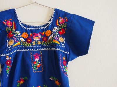 メキシコ刺繍kidsワンピース 1 140 ブルー メキシコアクセサリー 雑貨 チチネオ