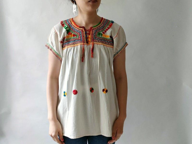 メキシコ刺繍ブラウス【サンファンチャムラ マルチカラー