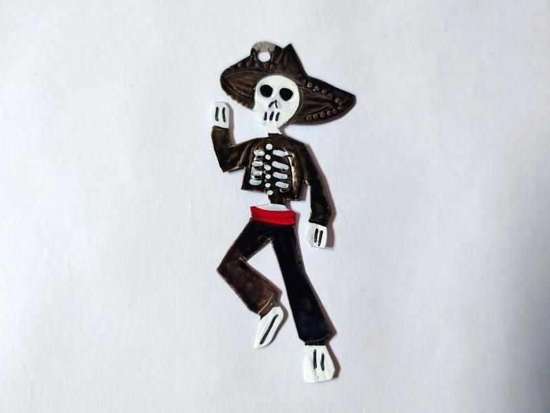 メキシコ ブリキオーナメント【走るガイコツ】 - メキシコアクセサリー