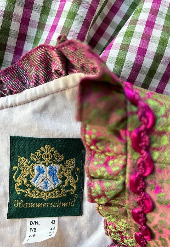 charivari:シャリバリ ディアンドル 用チャーム オクトーバーフェストに Amazon.co.jp: [SHERPR] オクトーバーフェストの女性ディアン