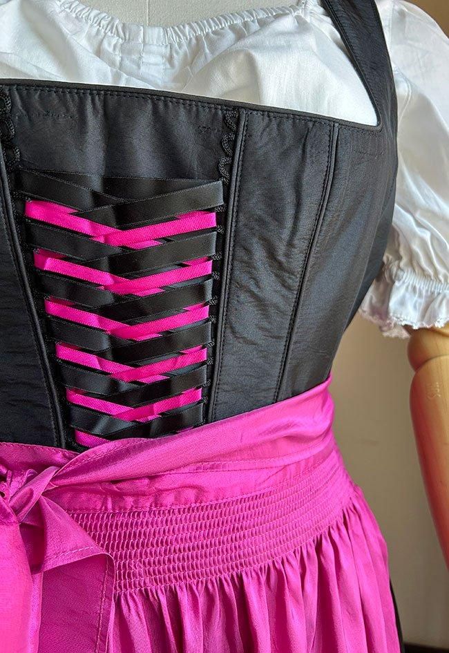 型番P035：Countrylineディアンドルロング2点セット演奏会