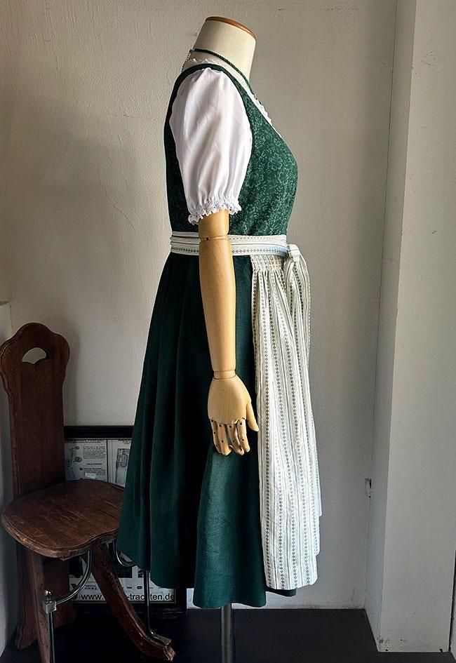 型番609中古品：グリーン系ディアンドル2点セット☆舞台衣装演奏