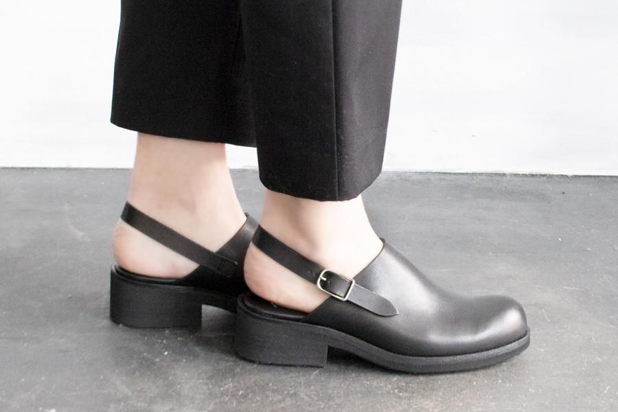 BEAUTIFUL SHOES SINGLEBELT CLOGS - MAVUNO マヴーノ