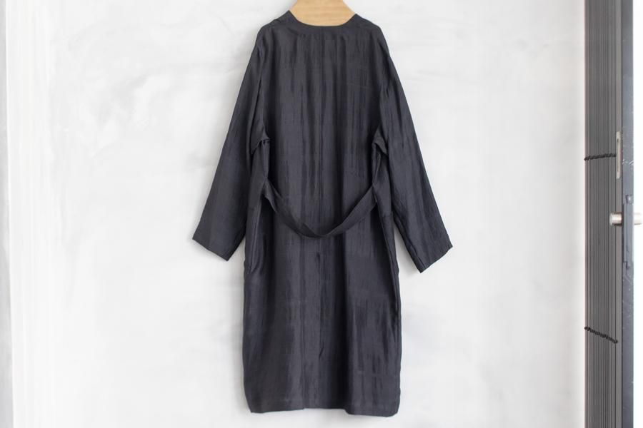 <img class='new_mark_img1' src='https://img.shop-pro.jp/img/new/icons52.gif' style='border:none;display:inline;margin:0px;padding:0px;width:auto;' />uryya SILK  CHARCOL GRAY