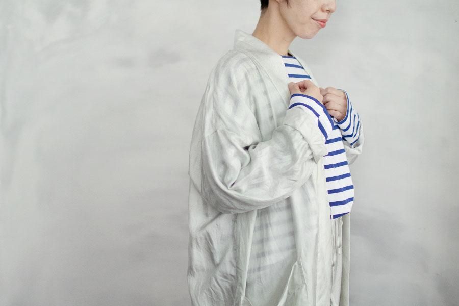 TOWAVASE sarasa silk robe Louis (navy) | nii-B