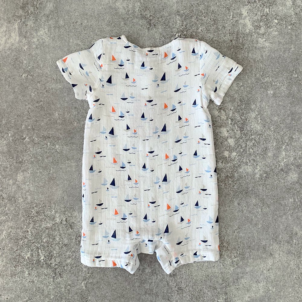 Angel Dear HENLEY SHORTALL SAIL BOATS エンジェル ディア 半袖ロンパース（セイルボート） - インポート 輸入  ベビー服 子供服 出産祝い 通販 | vivid LIFE