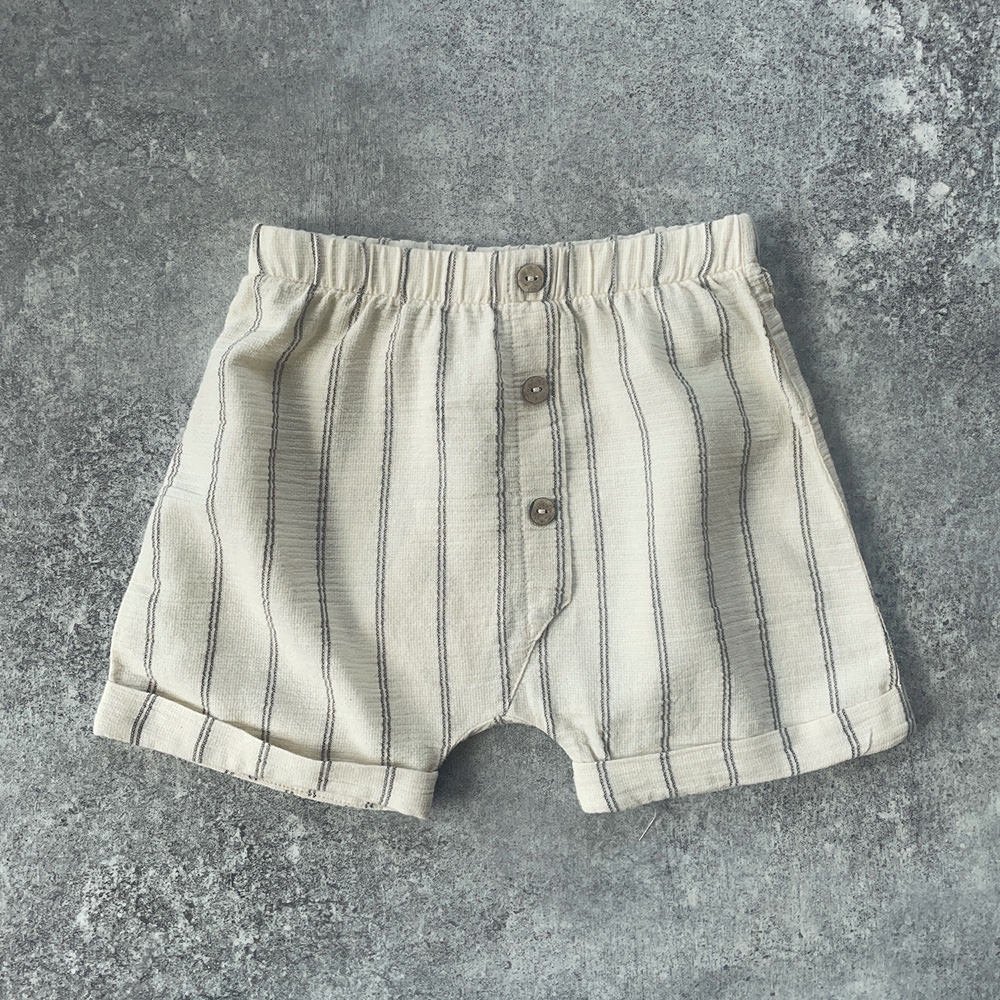 SALE40%OFF】Play Up Shorts with decorative buttons Botany JOAO