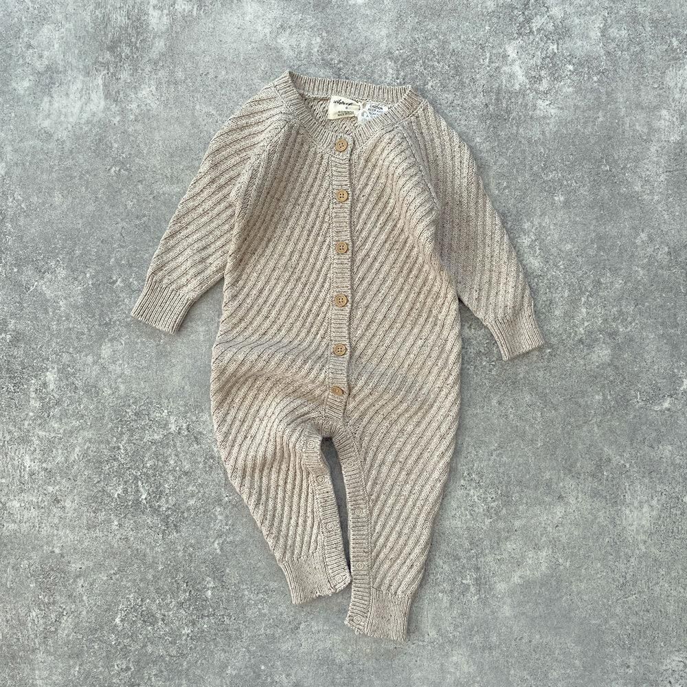 Wilson and Frenchy Knitted Button Growsuit Oatmeal Fleck ニットボタングロウスーツ（オートミール）