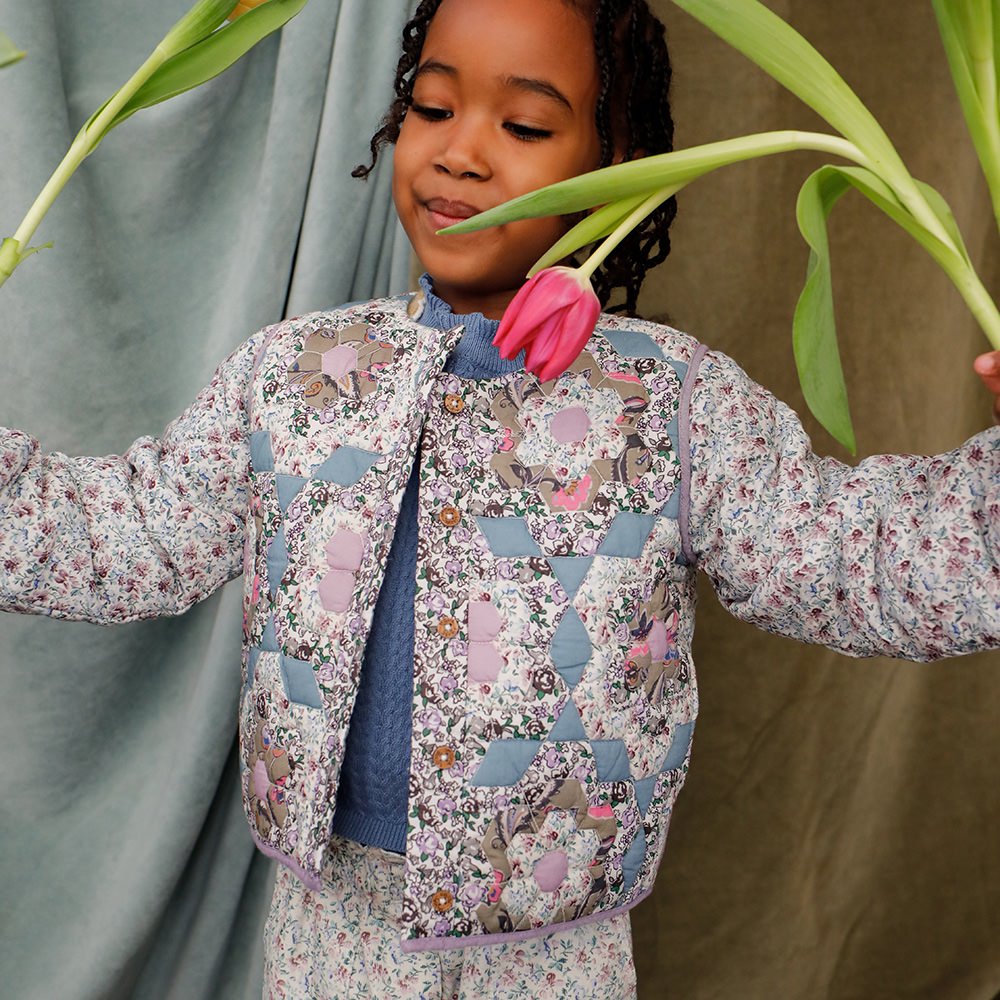 Louise Misha JACKET AMALINA MULTICO FLOWER PATCH ルイーズミーシャ  中綿ジャケット（マルチカラーフラワーパッチ） - インポート 輸入 ベビー服 子供服 出産祝い 通販 | vivid LIFE