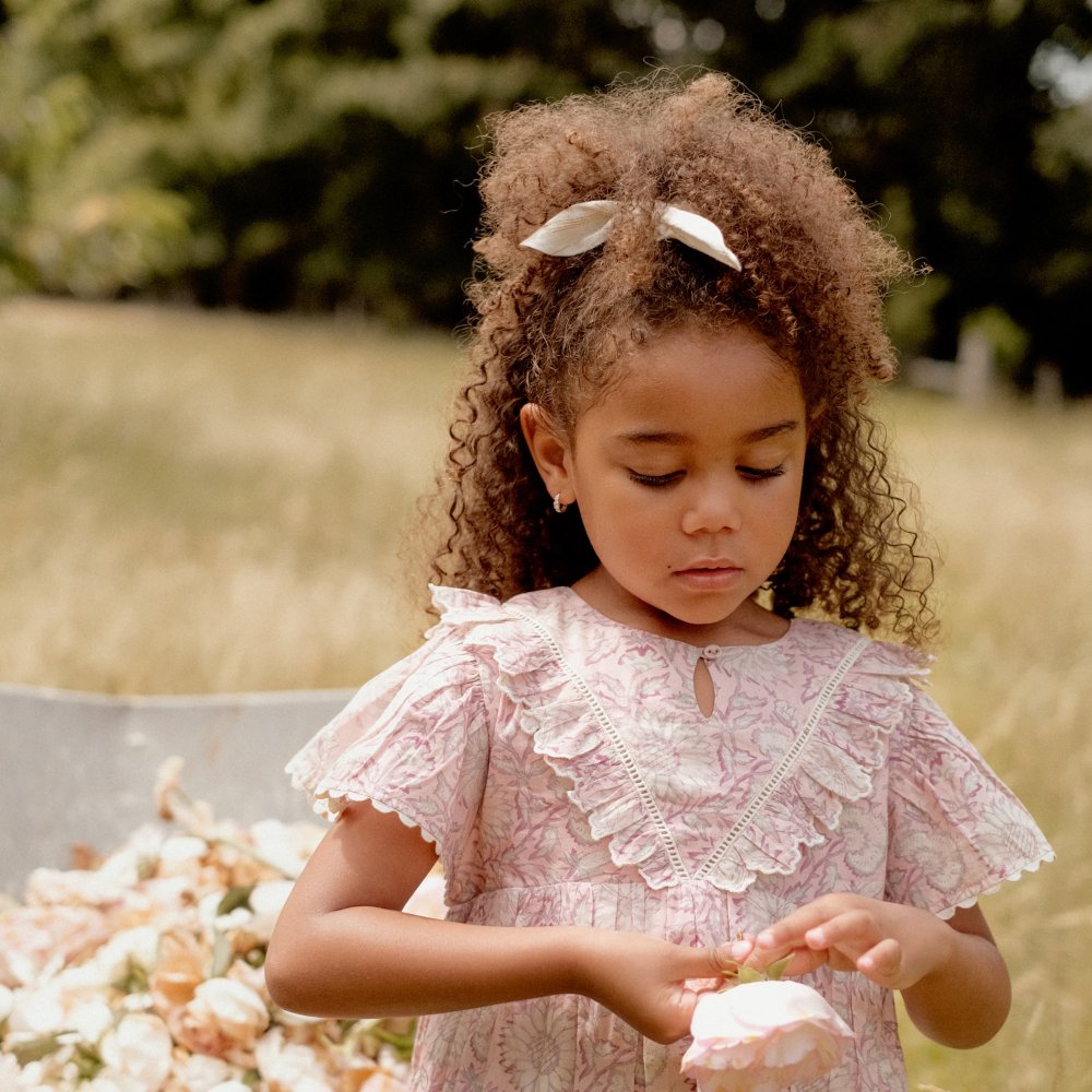 Louise Misha Dress Siloe Pink Daisy Garden ルイーズミーシャ 半袖ワンピース（ピンクデイジーガーデン） -  インポート 輸入 ベビー服 子供服 出産祝い 通販 | vivid LIFE