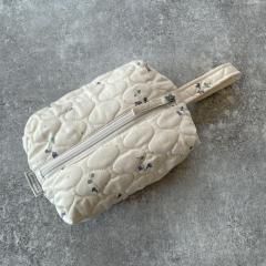 Garbo&Friends Viola Satin Quilted Toiletry Bag Medium  ガルボアンドフレンズ トイレタリーバッグ Mサイズ（ビオラ）