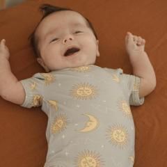 Bam Loves Boo Celestial Short Sleeved Onesie バム ラブズ ブー セレスティアルボディ（ブルー）