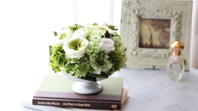 白グリーンのプリザーブドフラワーアレンジメント ギフト・プレゼント