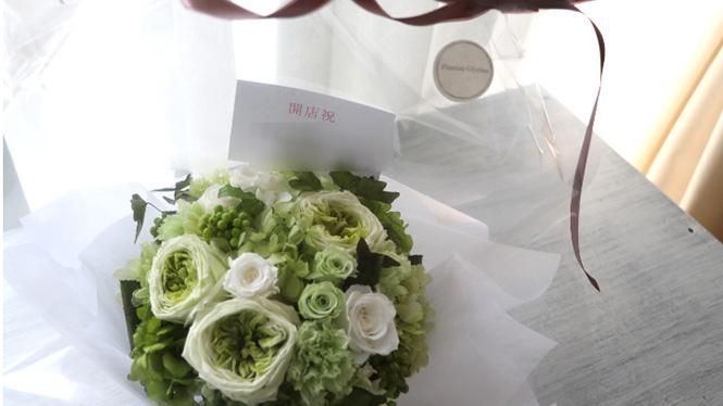 プリザーブドフラワー　アレンジメント　ホワイトグリーンベージュ プリザーブドフラワー アレンジメント ホワイトグリーンベージュ