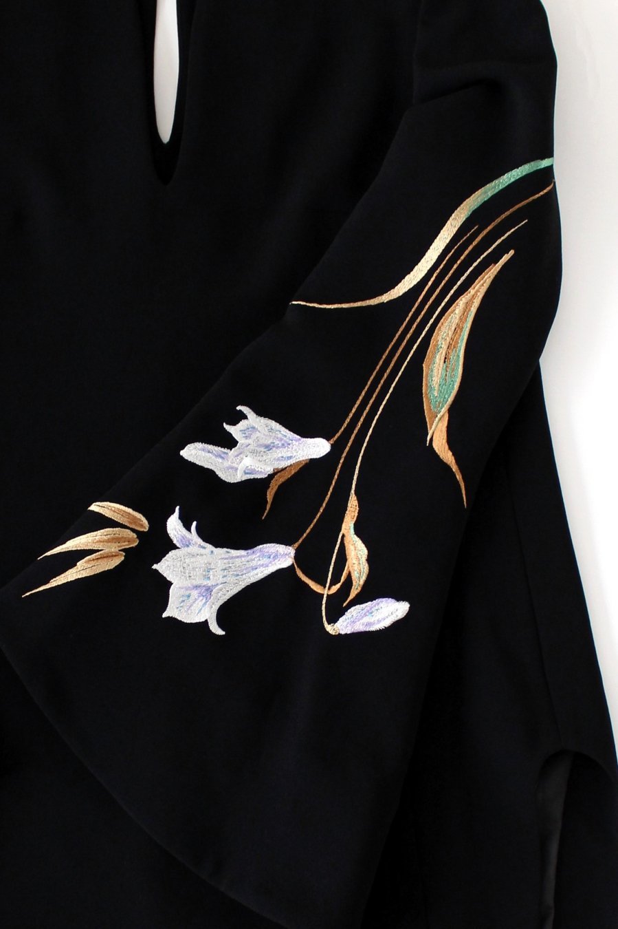 Mame Kurogouchi（マメ クロゴウチ）Triacetate Floral Embroidery