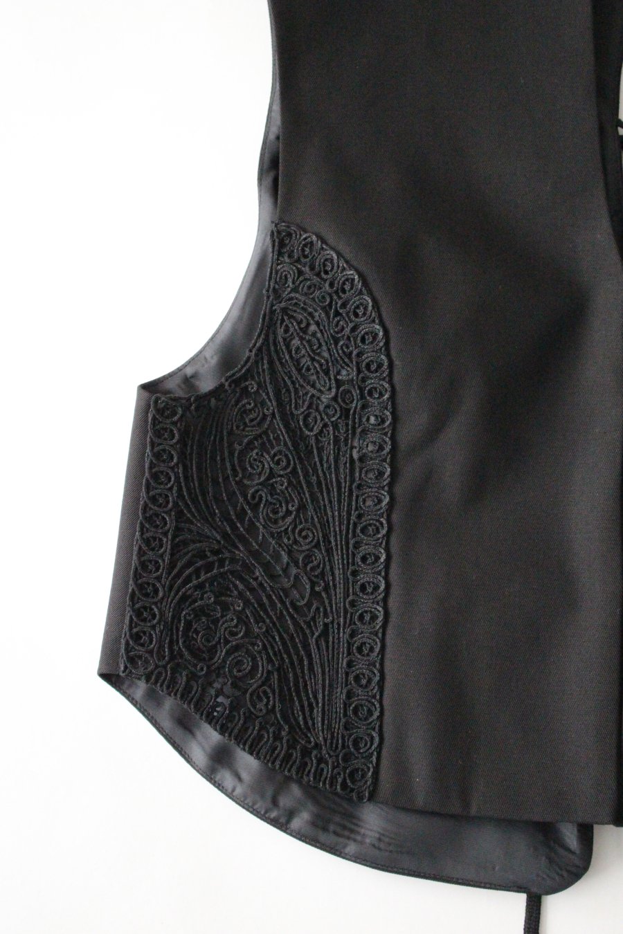 Mame Kurogouchi（マメ クロゴウチ）Cording Embroidery Detail Vest