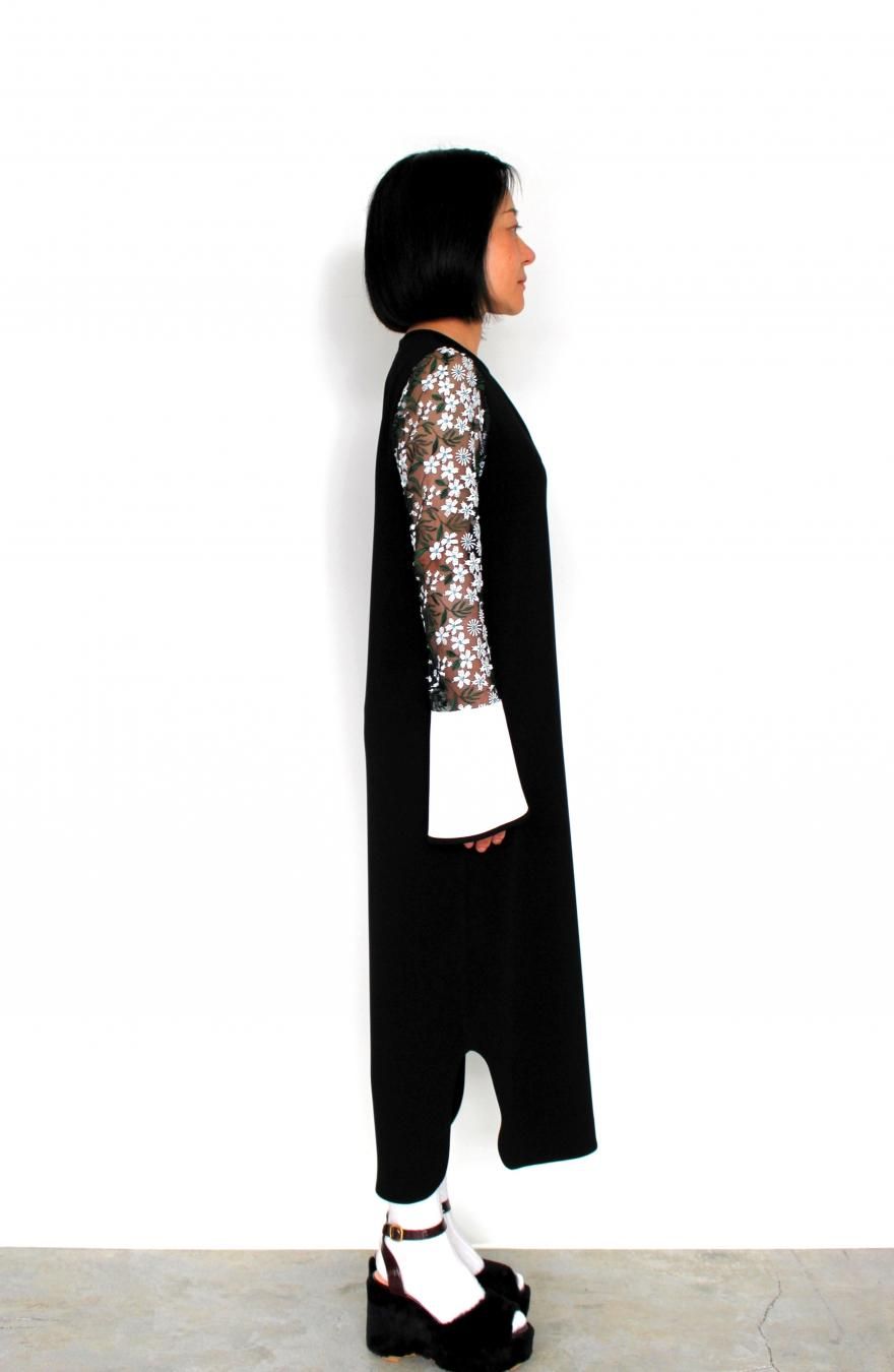 Mame Kurogouchi（マメ クロゴウチ）Floral Lace-Sleeve Classic