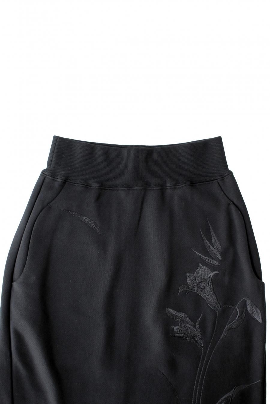 Mame Kurogouchi（マメ クロゴウチ）Floral Motif Embroidered