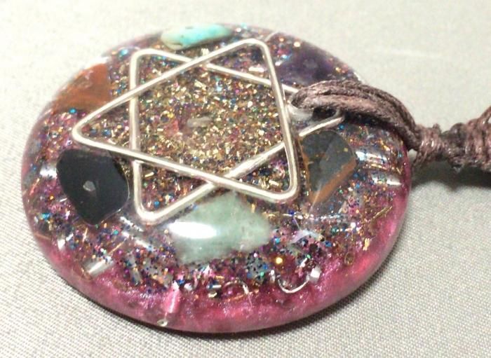 チャクラスター オルゴナイトキーホルダー - 開運風水グッズの通販