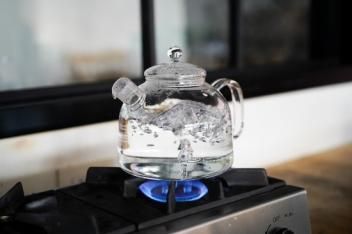 神戸いすず自動車　10周年記念　南部鉄器　ヤカン Amazon | 鉄瓶 鉄器 南部鉄器 急須 やかん・ケトル ih直火 対応