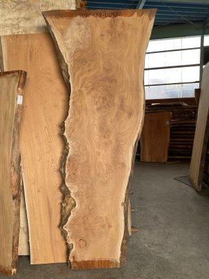 欅　無垢一枚板　個性的な形と木目！