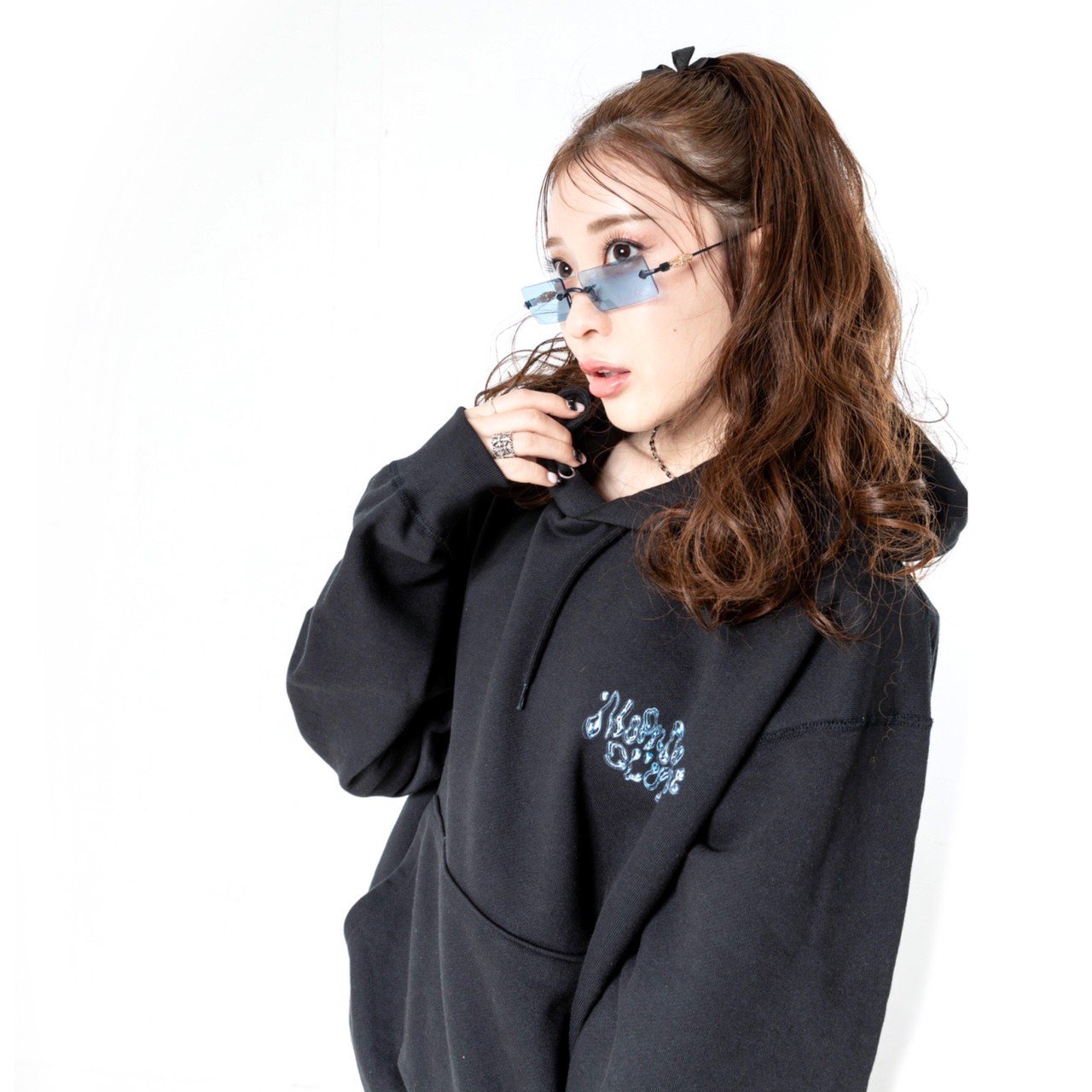 【予約商品 1月下旬お届け】Suu×LISTLESS-MOONNIGHTCLUB hoodie（BLACK）