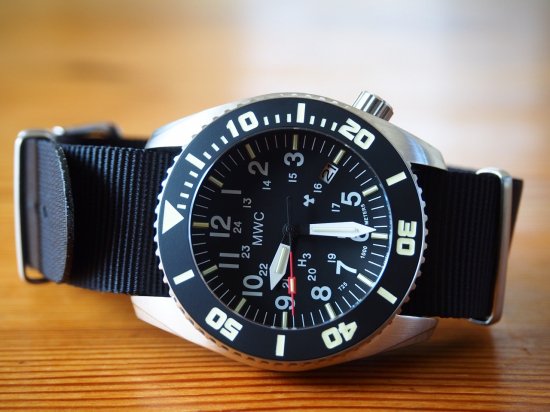 腕時計 ミリタリー MWC 1000mディープダイバー44mm ヘリウムバルブ 美 