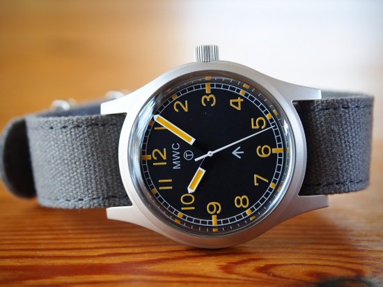 ミリタリーウォッチ イギリス軍 MWC 時計 腕時計 New W10 英国 