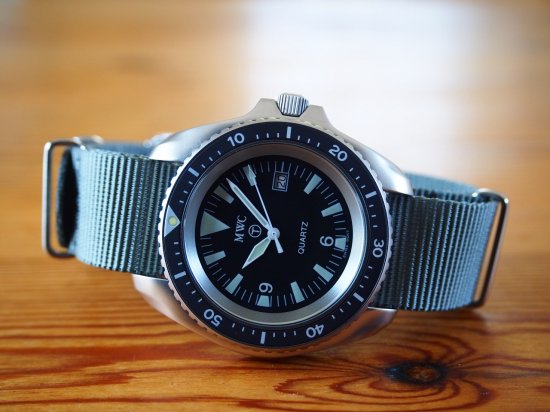 MWC時計 ヴィンテージコレクション Military Diver 300m NOS Royal Navy Vintage CWC  model-イギリス軍、アメリカ軍、ドイツ軍の時計ならMWC時計専門店