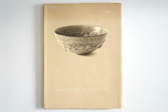 Natzler Ceramics Lacma Album ミッドセンチュリーのデザインを中心に生活が楽しくなるテーブルウェアやインテリア雑貨を扱うセレクトショップ Eames イームズ Adam Silverman アダム シルバーマン Peter Shire ピーター シャイヤー Heath Ceramics ヒースセラ Natzler Ceramics Lacma Album ミッドセンチュリーのデザインを中心に生活が楽しくなるテーブルウェアやインテリア雑貨を扱うセレクトショップ Eames イームズ Adam Silverman アダム シルバーマン Peter Shire ピーター シャイヤー Heath Ceramics ヒースセラ