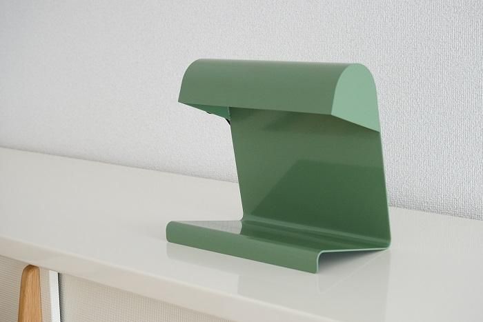 Lampe De Bureau Jean Prouve Album ミッドセンチュリーのデザインを中心に生活が楽しくなるテーブルウェアやインテリア雑貨を扱うセレクトショップ Eames イームズ Adam Silverman アダム シルバーマン Peter Shire ピーター シャイヤー Heath Ceramics Lampe De Bureau Jean Prouve Album ミッドセンチュリーのデザインを中心に生活が楽しくなるテーブルウェアやインテリア雑貨を扱うセレクトショップ Eames イームズ Adam Silverman アダム シルバーマン Peter Shire ピーター シャイヤー Heath Ceramics