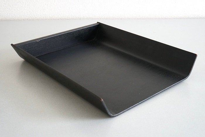 Letter Tray Florence Knoll - album.　 ミッドセンチュリーのデザインを中心に生活が楽しくなるテーブルウェアやインテリア雑貨を扱うセレクトショップ。Eames(イームズ)、Adam  Silverman(アダム・シルバーマン)、Peter