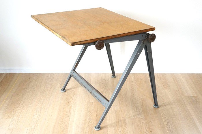 Reply Drafting Table Friso Kramer , Wim Rietveld - album.  ミッドセンチュリーのデザインを中心に生活が楽しくなるテーブルウェアやインテリア雑貨を扱うセレクトショップ。Eames(イームズ)、Adam  Silverman(アダム・シルバーマン)、Peter Shire(ピーター・シャイヤー ...