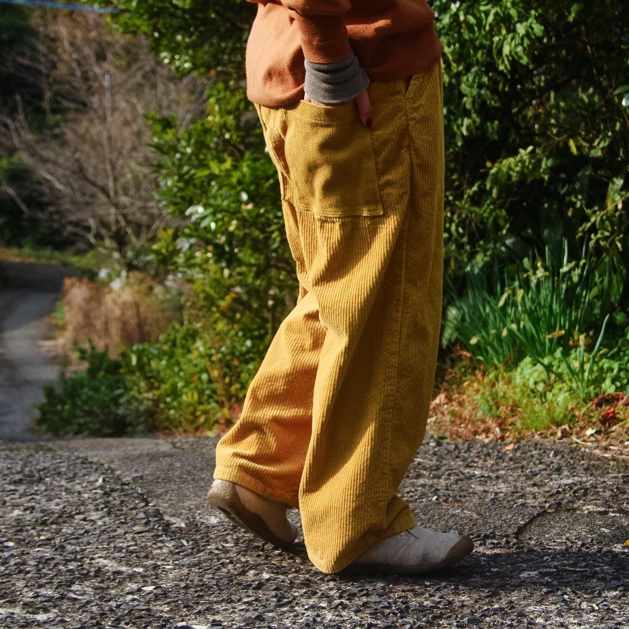 kolor ダメージ加工 コーデュロイ ワイドパンツ GOLDBEIGE kolor ダメージ加工 コーデュロイ ワイドパンツ GOLDBEIGE kolor