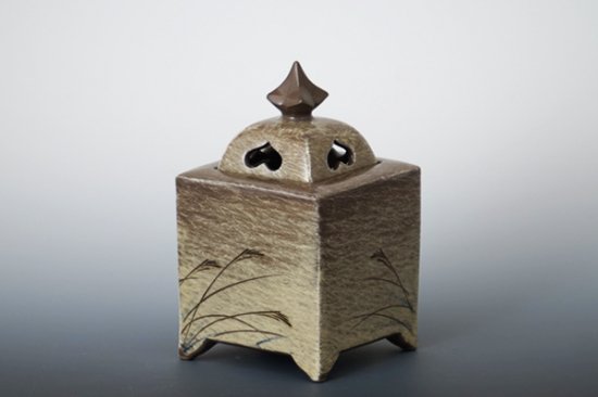 角香炉「むさしの」 - 現川焼の伝統を守る全国唯一の窯元・臥牛窯の ...