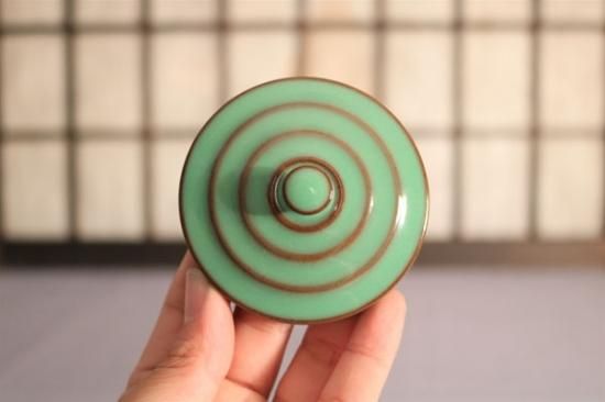 コマ型香合「緑釉」 - 現川焼の伝統を守る全国唯一の窯元・臥牛