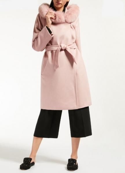 MaxMara フォックスファー白い商品タグが摩耗しています