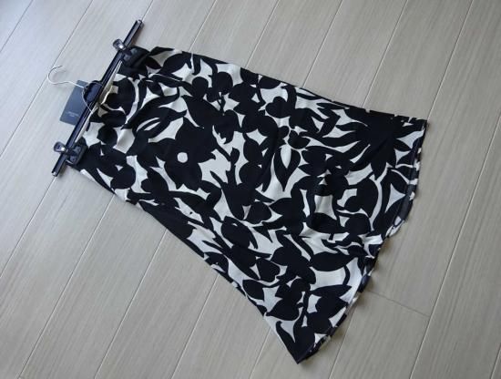 AUGUSTA プリント柄 アンシンメトリースカート 白/黒 MaxMara