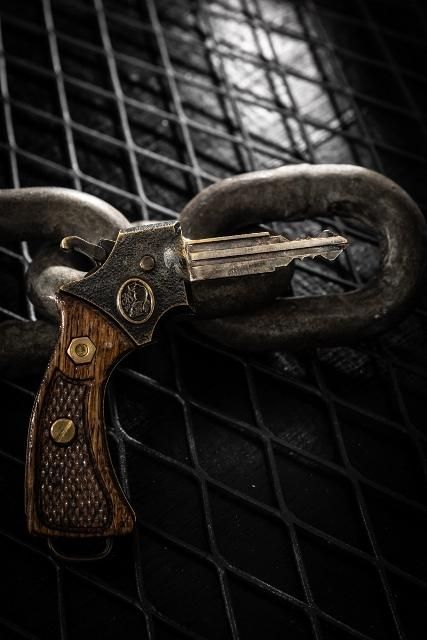 大人気新品をすべて - BRASS カスタムキー リボルバー 38 KOBE works Silver シャーシ