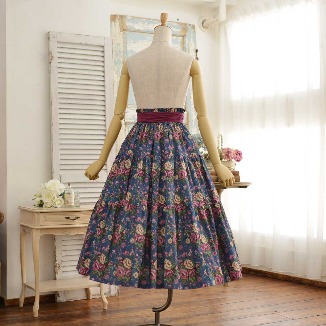 ROSA BIANCA online shop= プチポワンプリントのティアードスカート =