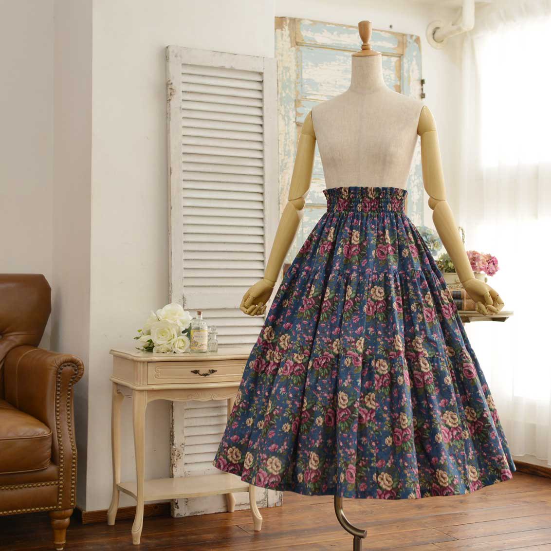 ROSA BIANCA online shop= プチポワンプリントのティアードスカート =
