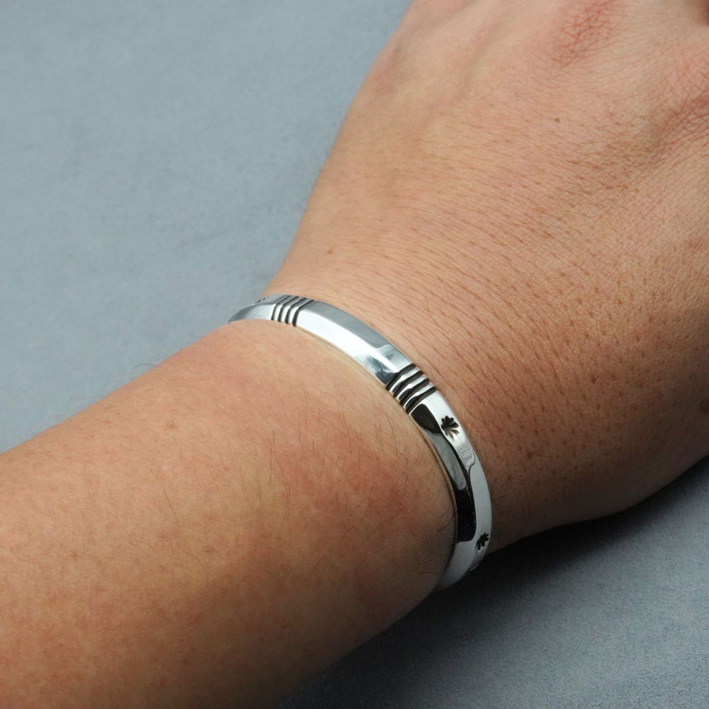 CIPPY CRAZY HORSE|シッピークレイジーホース NARROW LINED BANGLE CIPPY CRAZY HORSE|シッピークレイジーホース NARROW LINED BANGLE