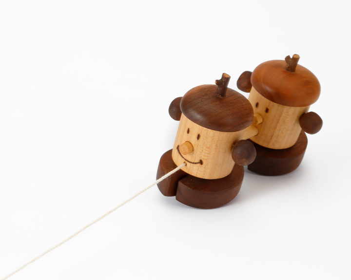 トコトコどんぐり兄弟 木のおもちゃ Apty アプティ オンラインストア 東京おもちゃ美術館オフィシャル